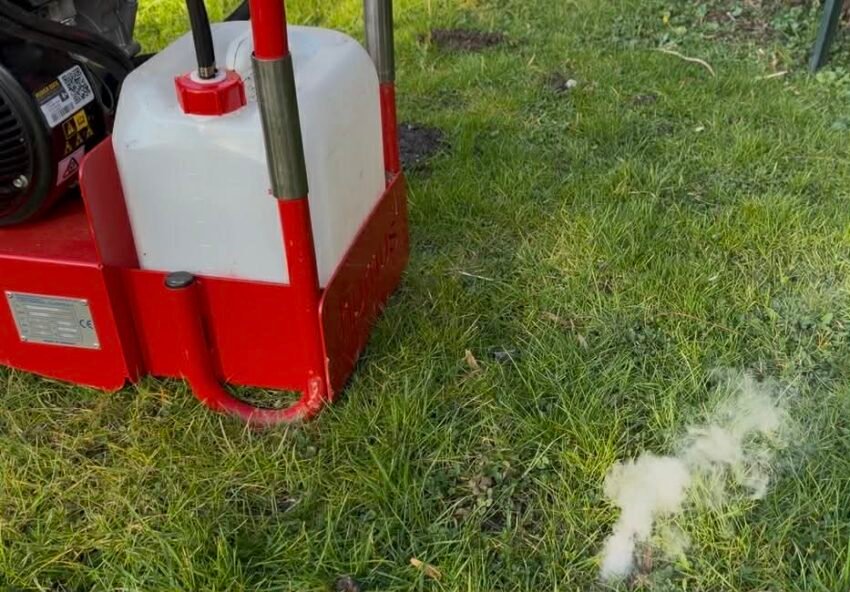 Louez un détaupeur thermique pour particuliers dès 59€ TTC/jour à Tourville-sur-Arques. Éliminez les taupes et entretenez votre jardin facilement en Seine-Maritime et Somme.